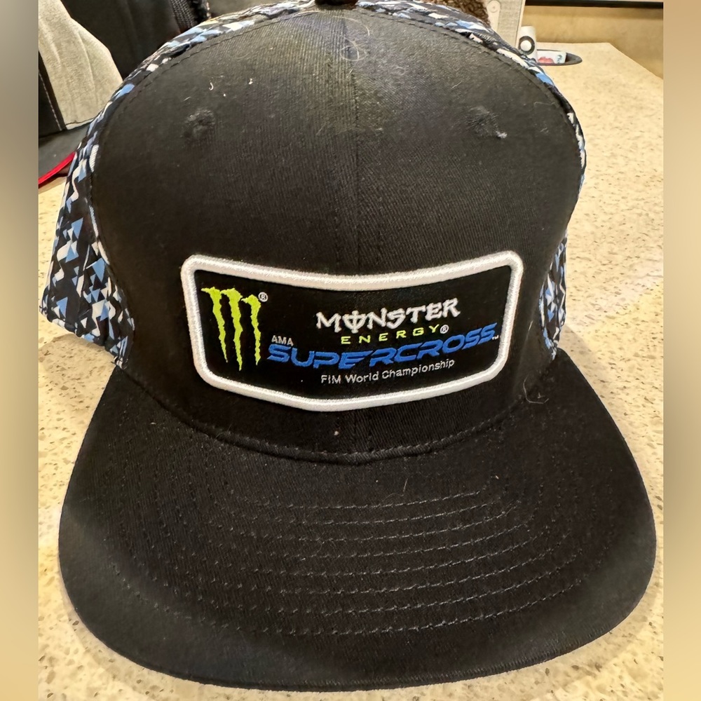 MONSTER ENERGY SNAPBACK - Picture 2 of 2